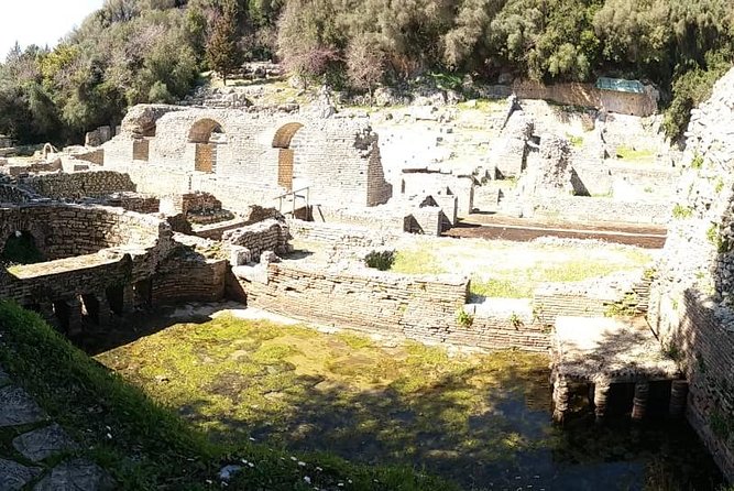 Butrint, Ksamil, Blue Eye, Lekuresi Castle. All-in-one daytrip. - Guide quality can change the entire day