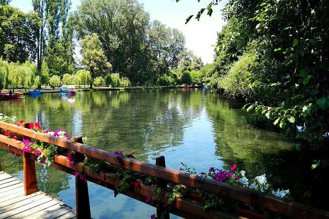 Daytrip to Korce "Little Paris" & Pogradec in Lake Ohrid - A relaxed half-hour in the Korçë Old Bazaar