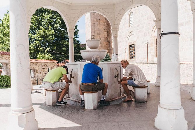 From Tirana: Semi-Private Day Tour to Prizren - What the guide adds to the day