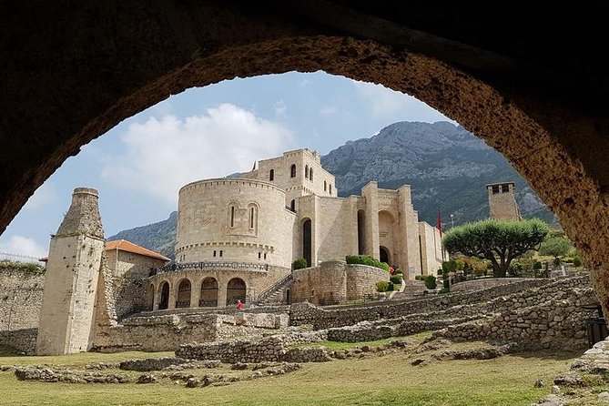 Kruje - Day Tour by ADRIATIK TOURS LLC - The Ethnographic Museum and daily life in Kruja