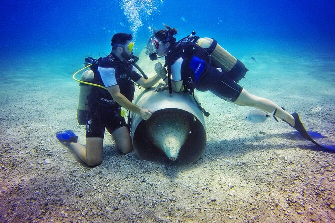 Scuba Diving in MIG-21 wreck - A close look at the wreck at 9 meters