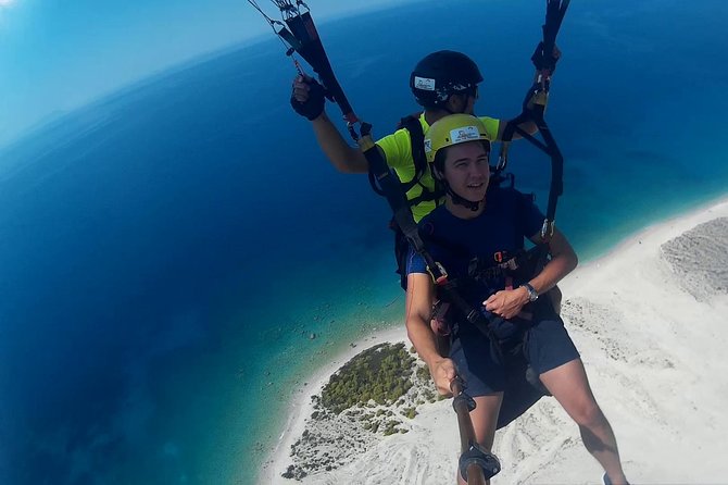 Tandem paragliding Albania (Llogara) - Why the open-air view feels different