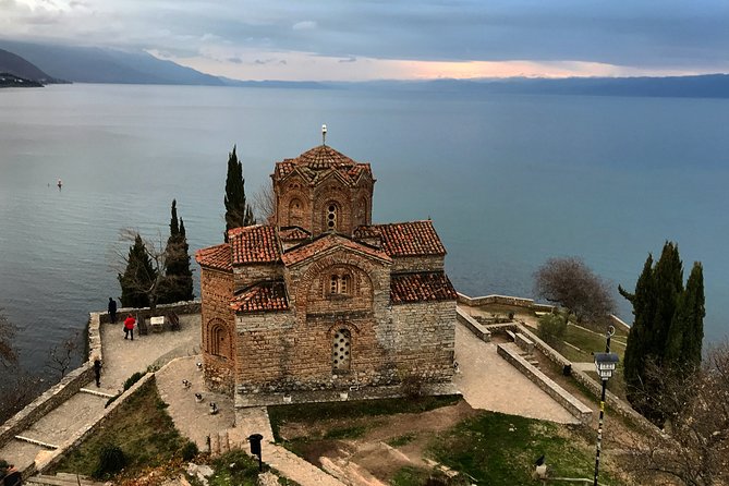 Tirana ⇔ Ohrid, North Macedonia - A vehicle sized for your own group