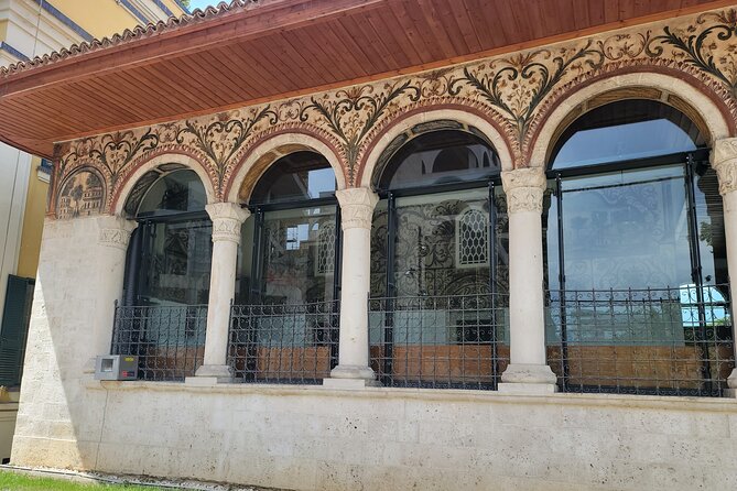 Tirana’s Communist Past: A Tasting Tour with Traditional Lunch - Pazari i Ri: ending with Albanian food