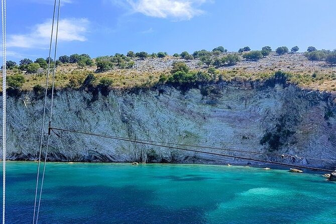 Visit Kroreza Beach by Boat - Private touring, with a guide but no named leader