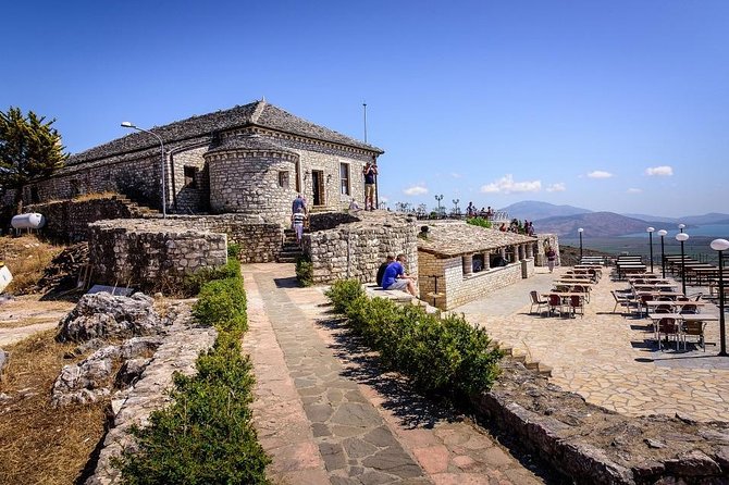Visit The National Park of Blue Eye & Lekuresi castel - What your hour at the spring feels like